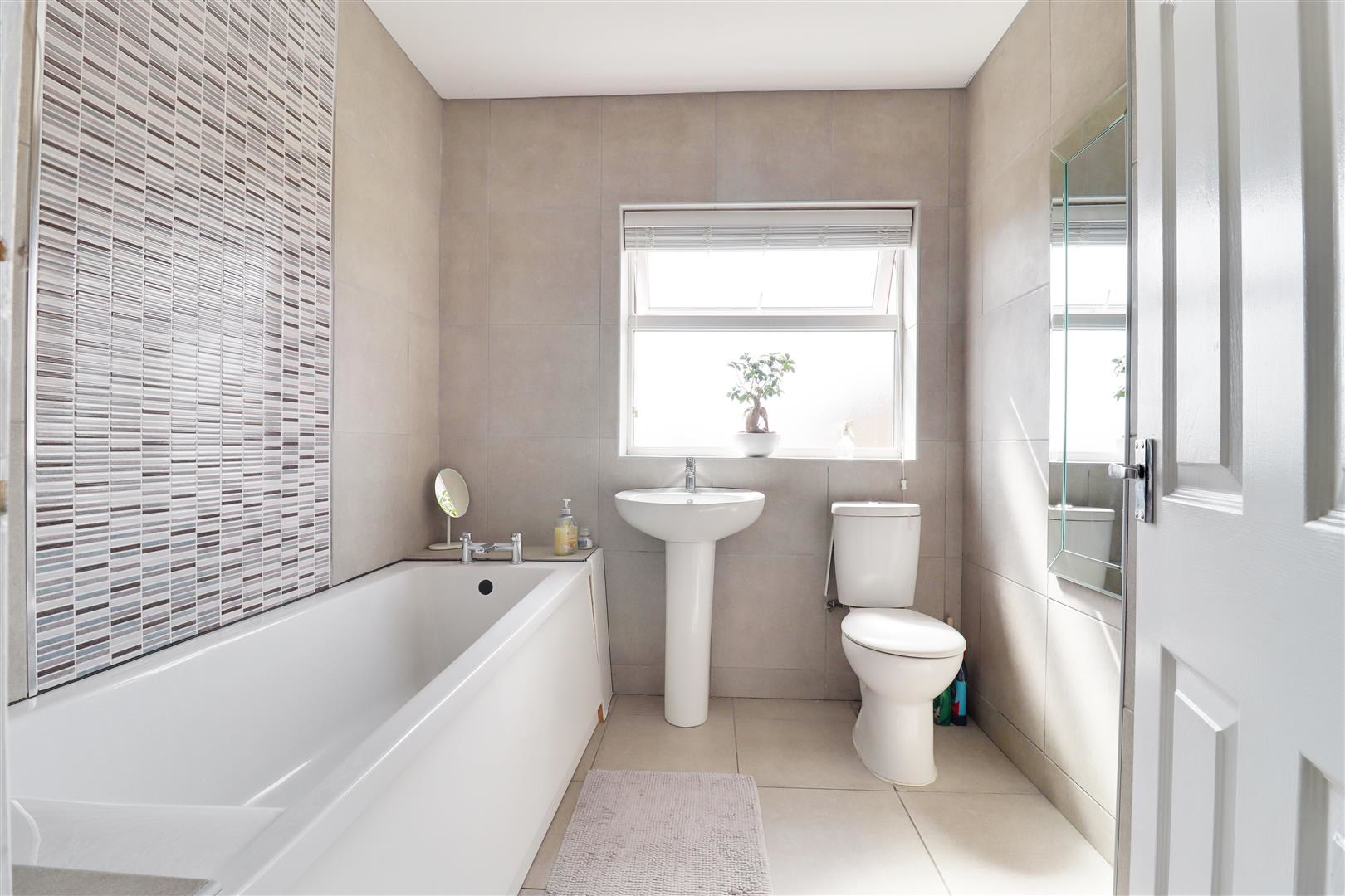 Well Lane, Willerby, Hull, photo 15