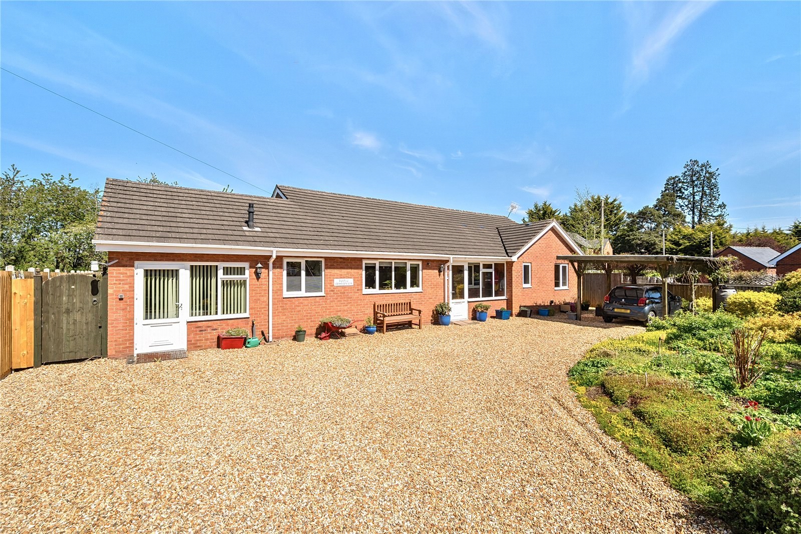 Crossing Bungalow. Long Lane