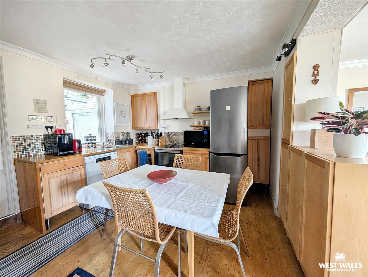 Wellfield Terrace, Ferryside, photo 7