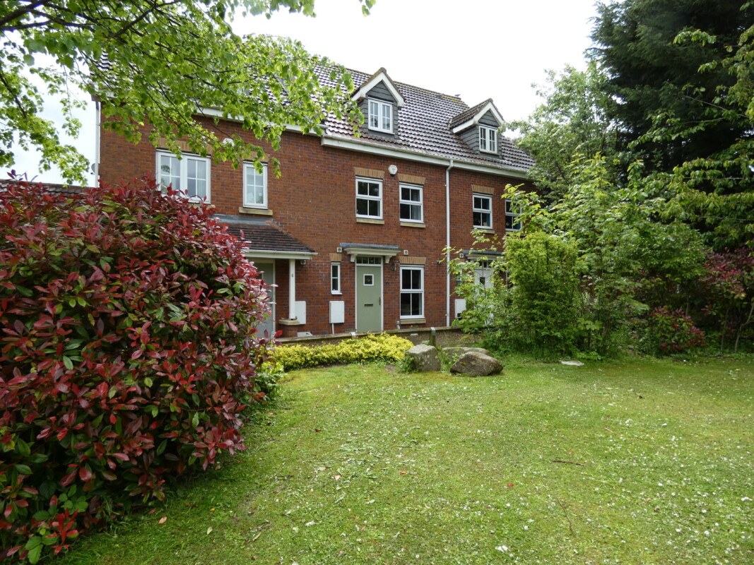 Ainderby Gardens