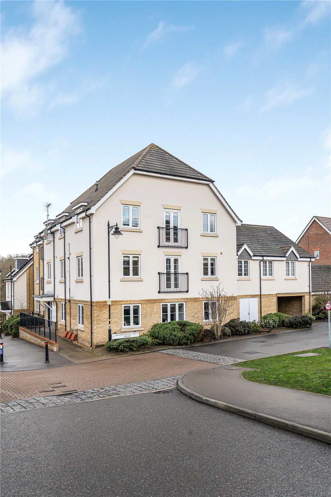 Brookwood Farm Drive, Knaphill, Woking, Surrey, GU21, photo 22