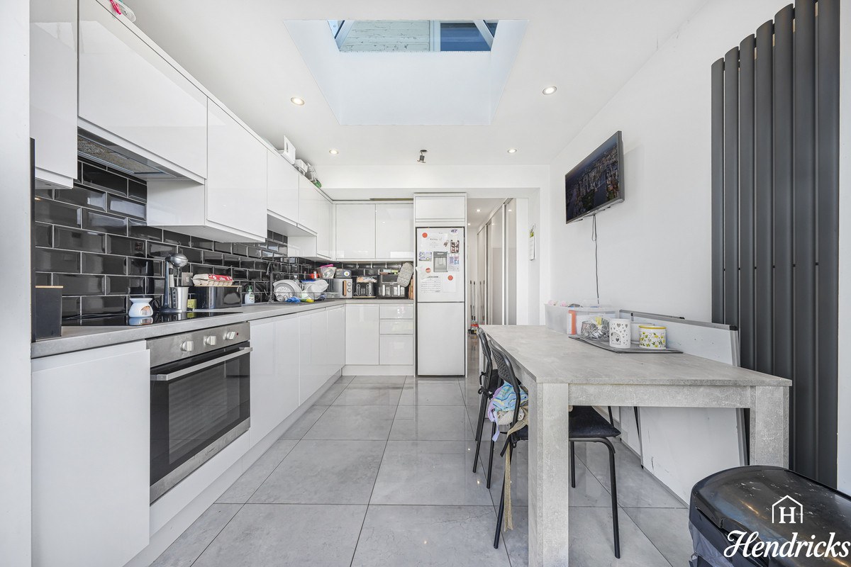 Seaview Road, Southend-on-sea, SS3 9, photo 4