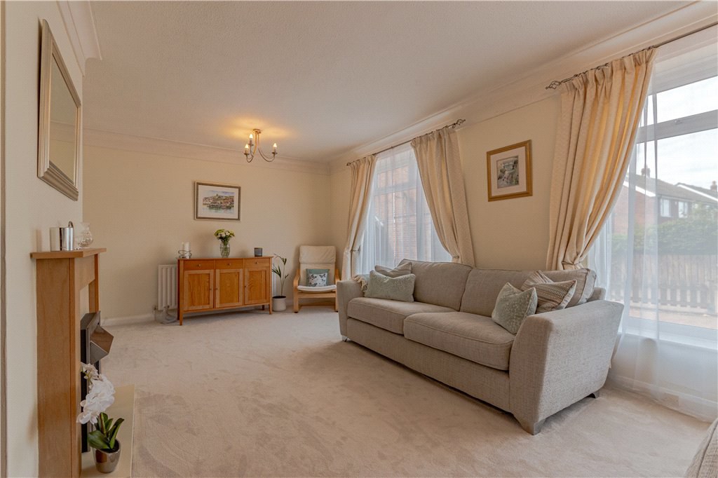 Kirkwood Way, Leeds, West Yorkshire, LS16, photo 3
