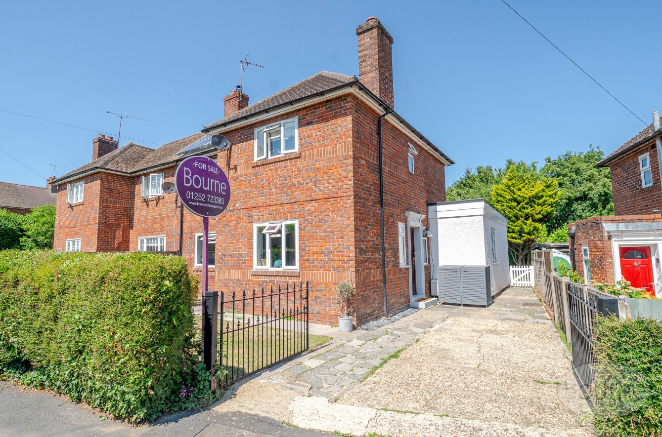 Knights Road, Farnham, Surrey, GU9