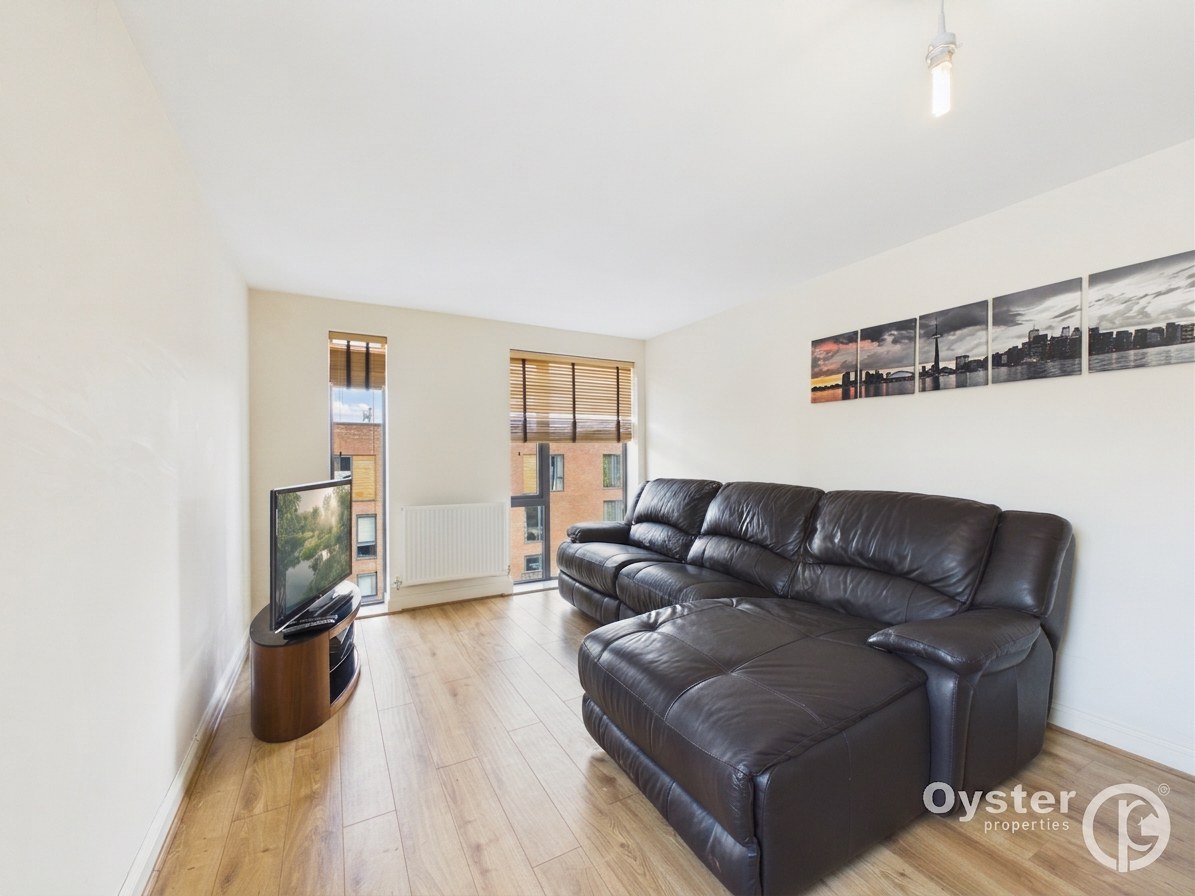 Mornington Close, Harvil Court, NW9, photo 2