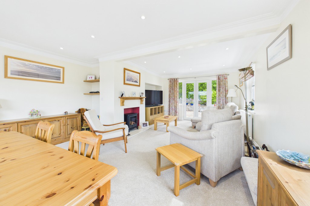 10 Clevelands Avenue, Silverdale, Carnforth, Lancashire, LA5 0RP, photo 2