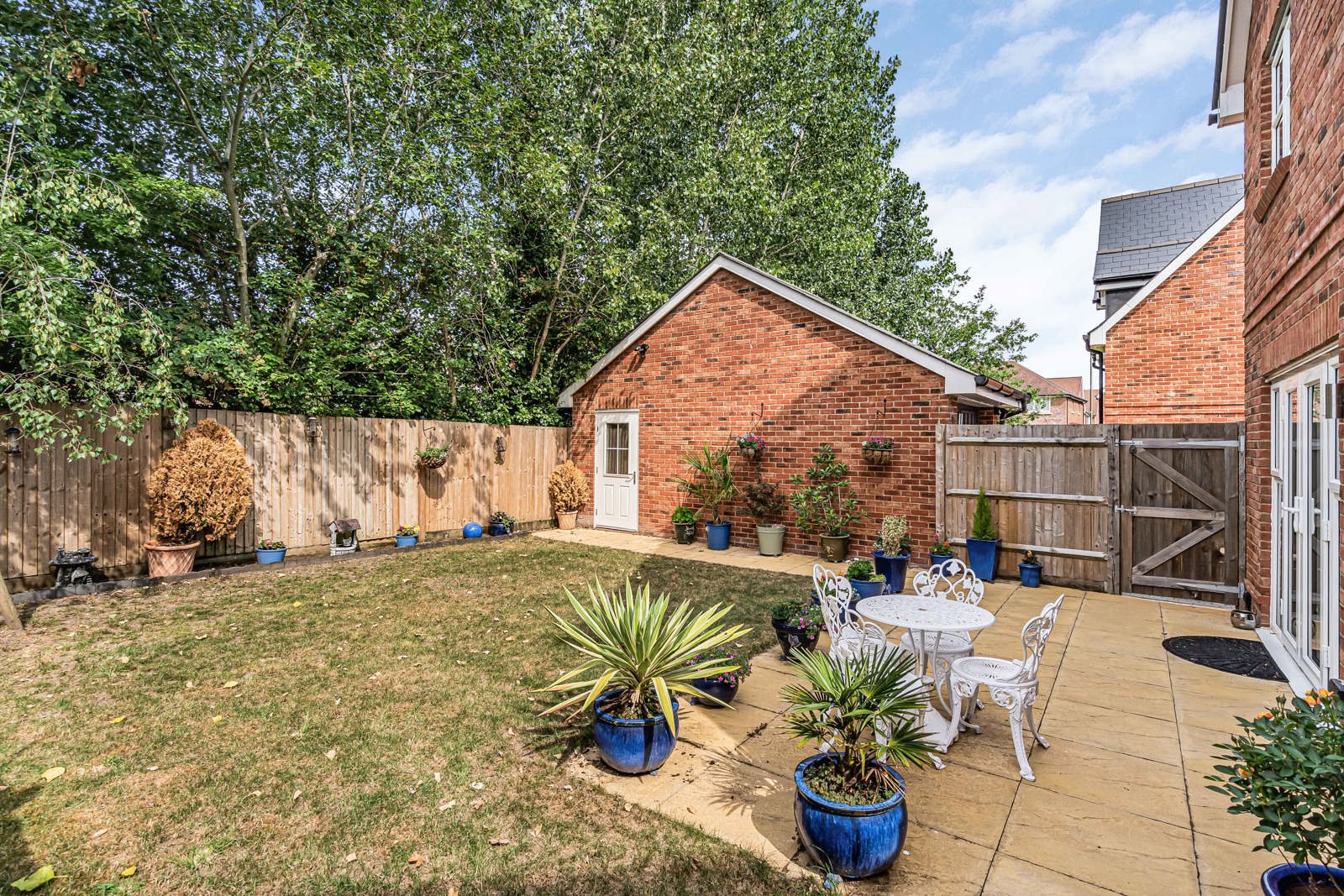 Goslings Place, Badshot Lea, Farnham, Surrey, GU9, photo 4