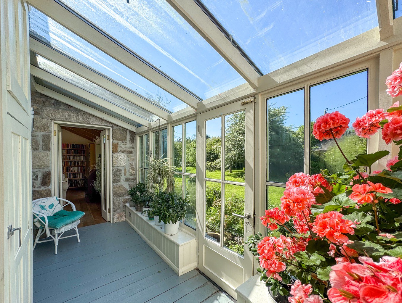 Near Godolphin Cross, Countryside home set within large grounds, photo 20