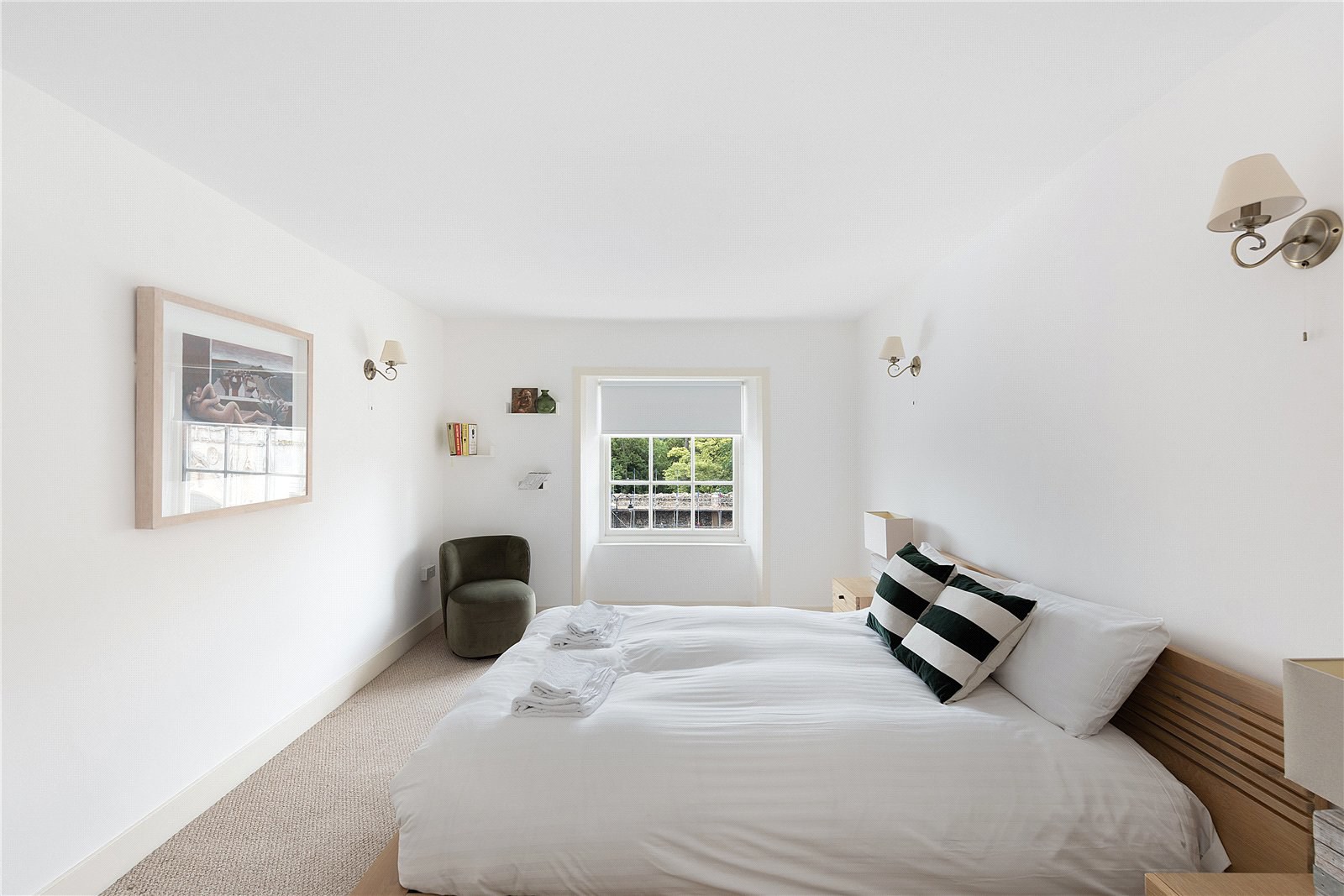 Angel Hill, Bury St Edmunds, Suffolk, IP33, photo 24