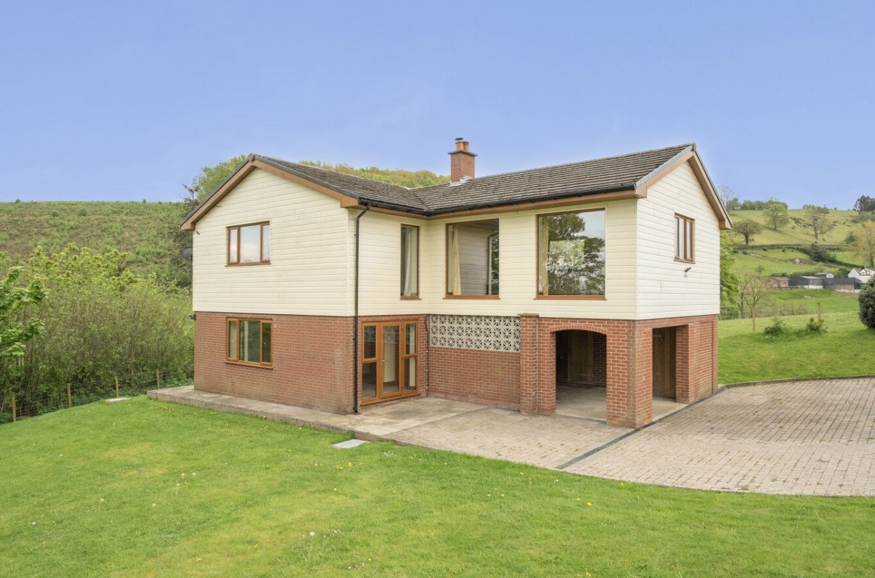 Llanfair Caereinion