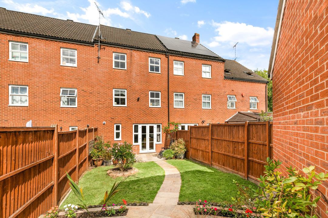 Victoria Walk, Wokingham