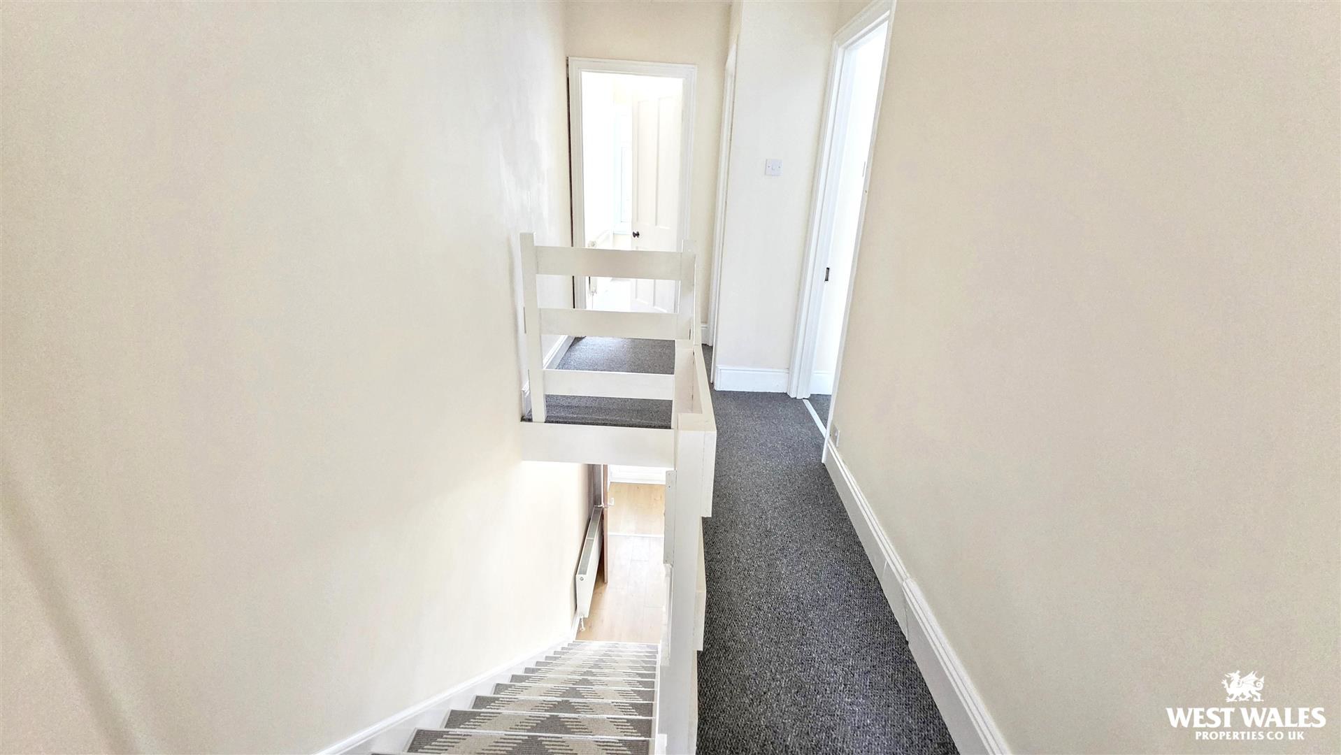 St. Peters Road, Milford Haven, photo 9