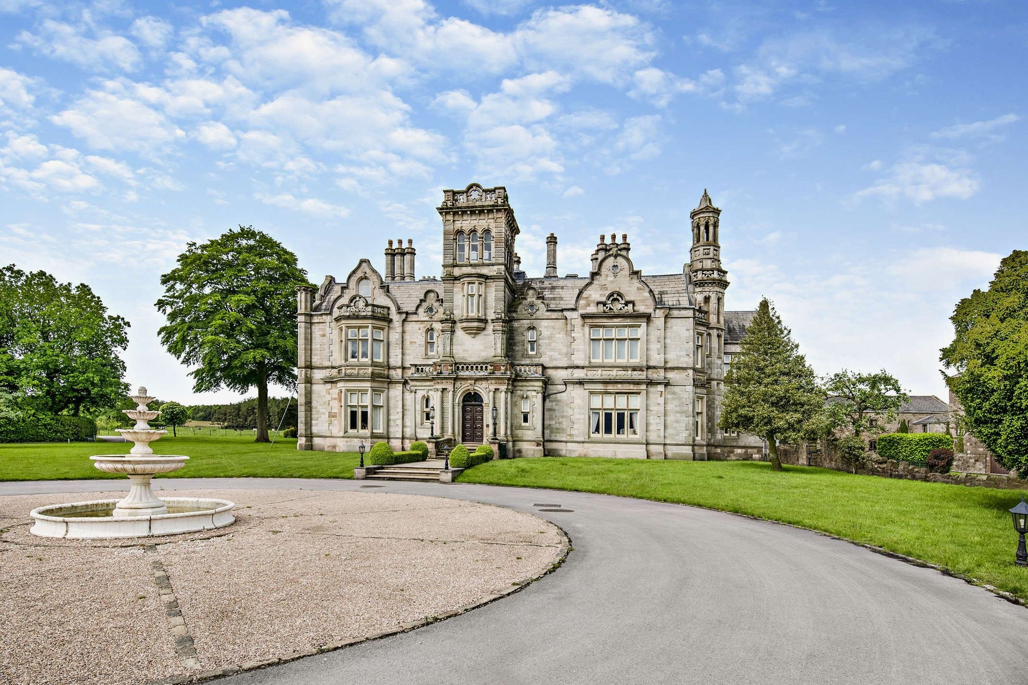 2 bed home for sale in Mansion House Moor Park, Harrogate