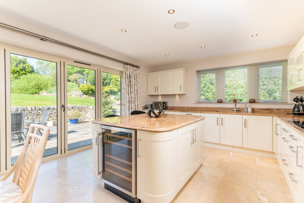 Drake Hill Lane, Bingley, West Yorkshire, BD16, photo 6