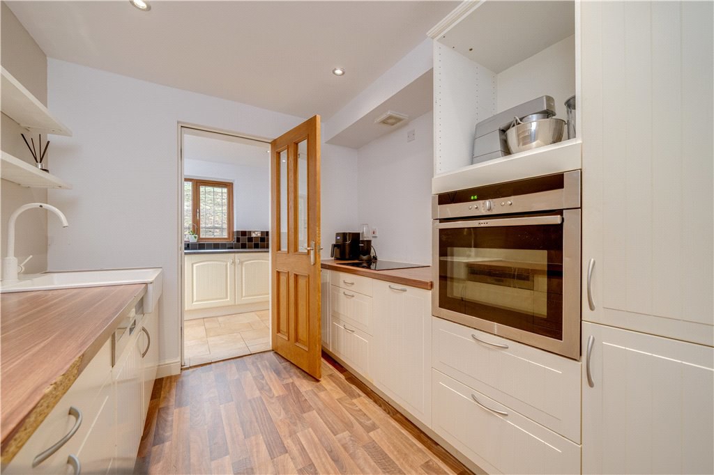 Hillings Lane, Hawksworth, Leeds, West Yorkshire, LS20, photo 14
