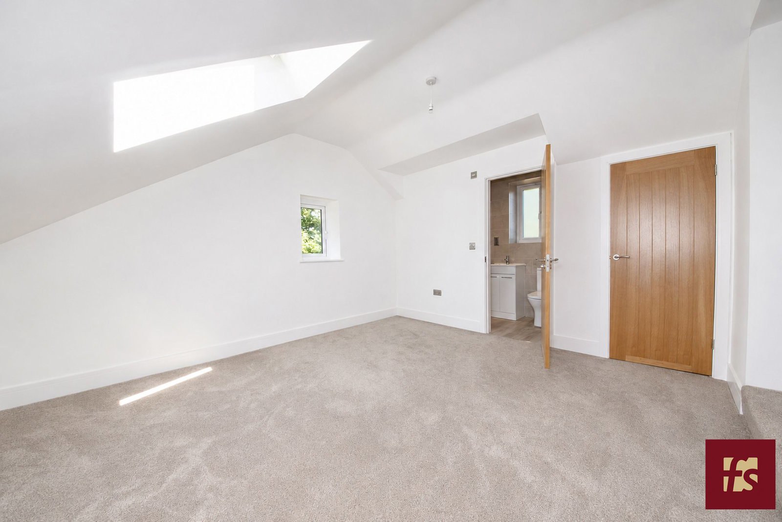 Hunters Mews, Hancombe Road, Sandhurst, Berkshire GU47 8NP, photo 12
