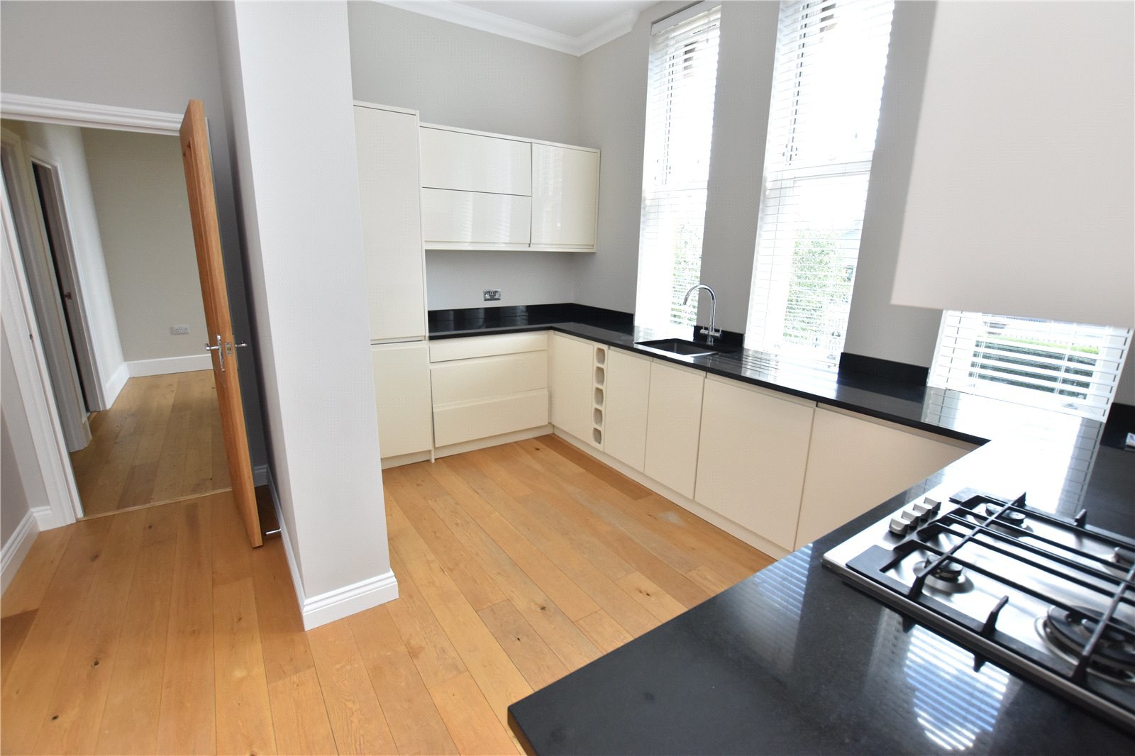 Farnborough Road, Farnborough, Hampshire, GU14, photo 2