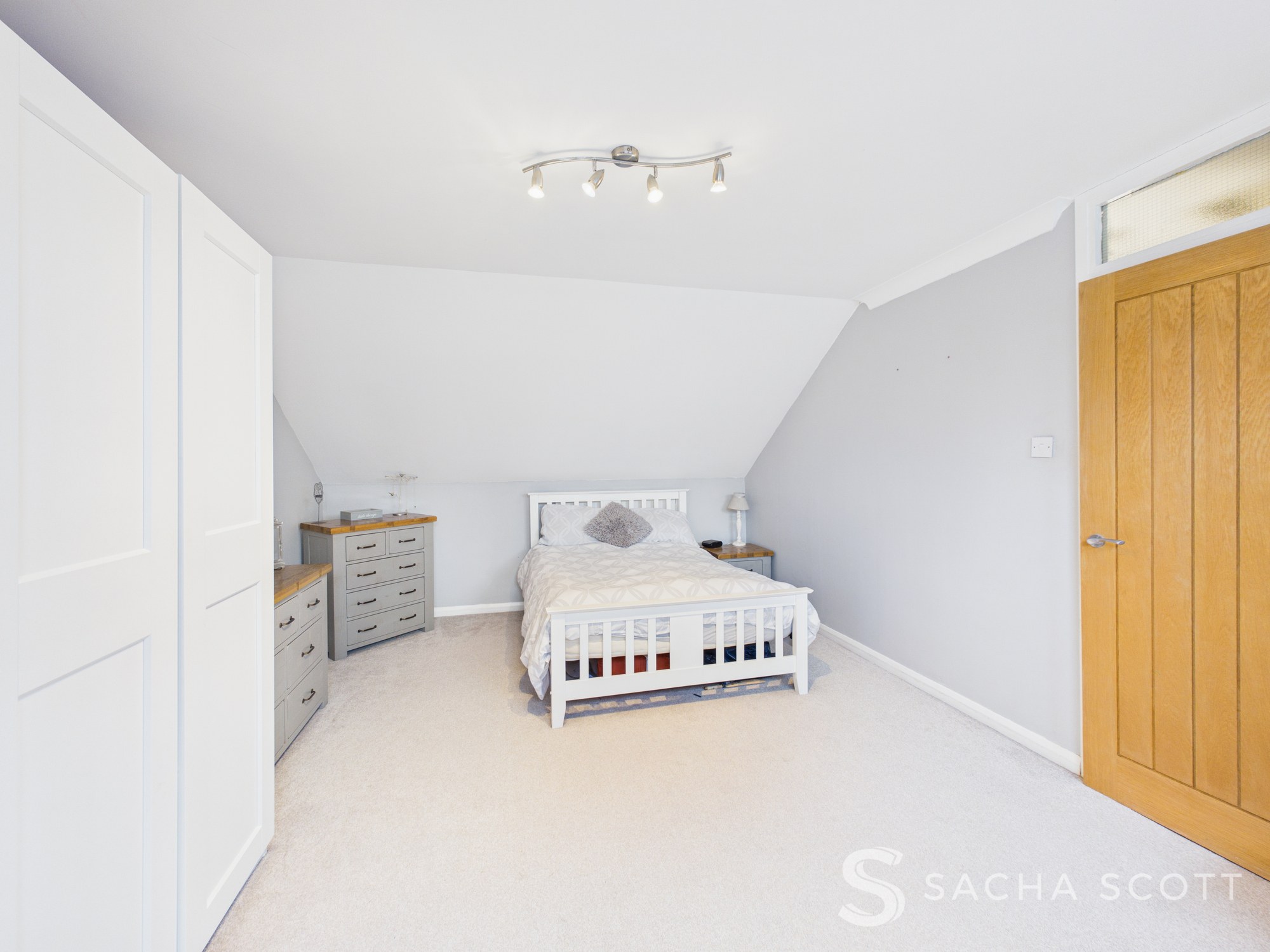 Four Bedroom Terraced Family Home, Lower Dunnymans, Banstead, SM7, photo 8