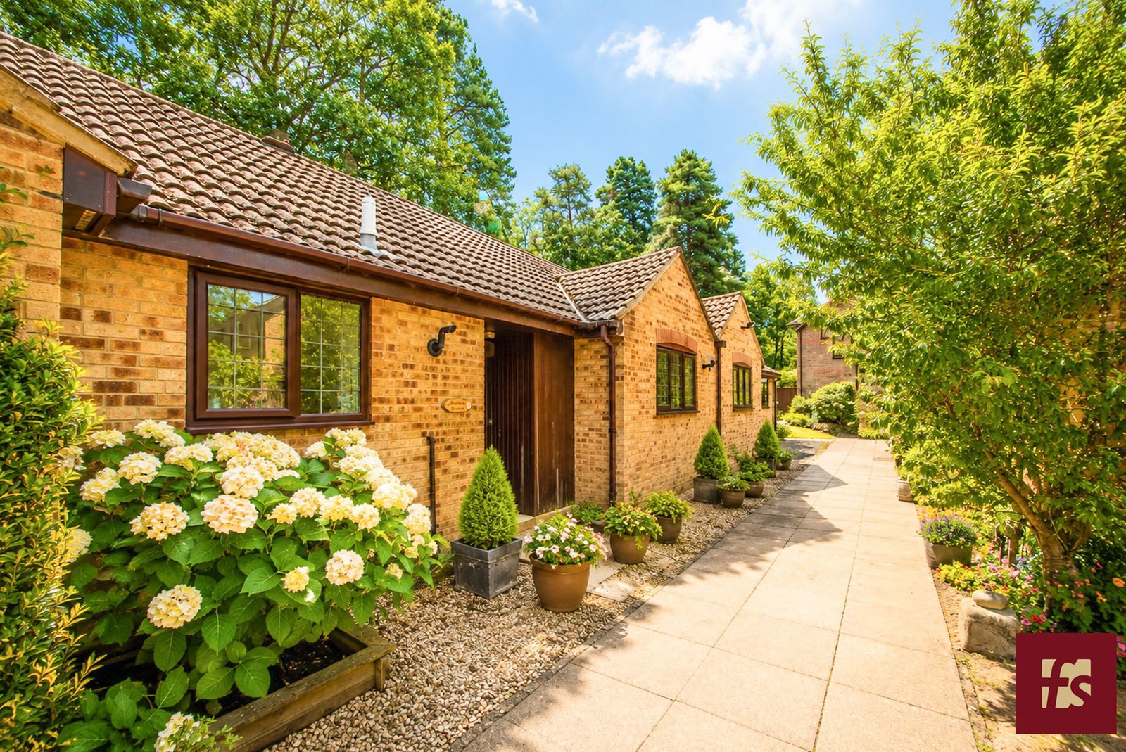 Holme Close, Crowthorne, RG45 6TF