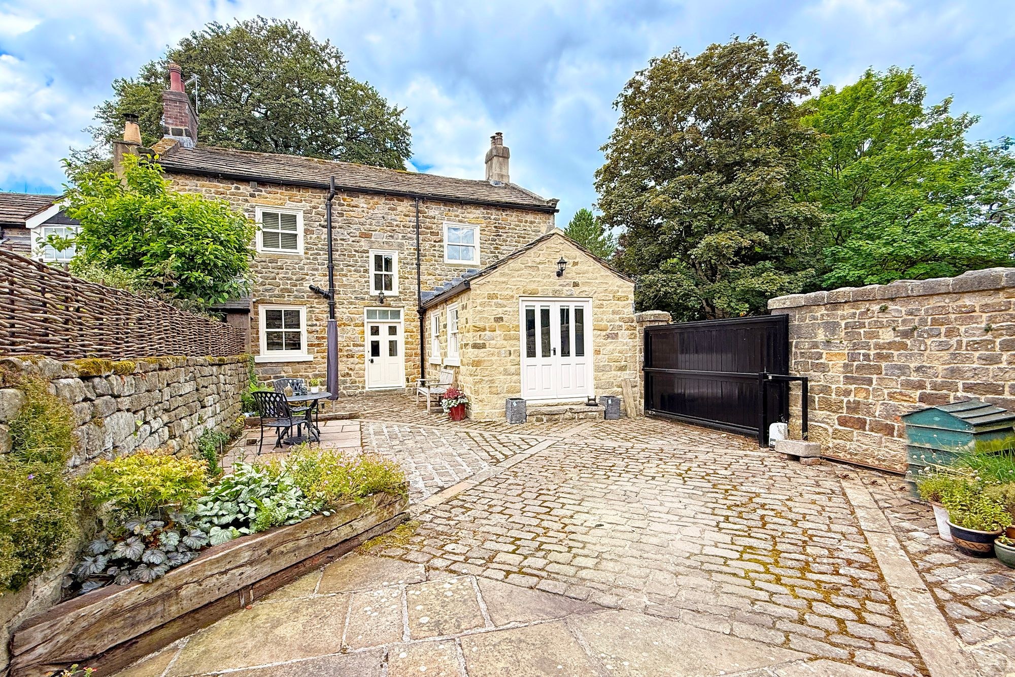 4 bed home for sale in Main Street, Pannal
