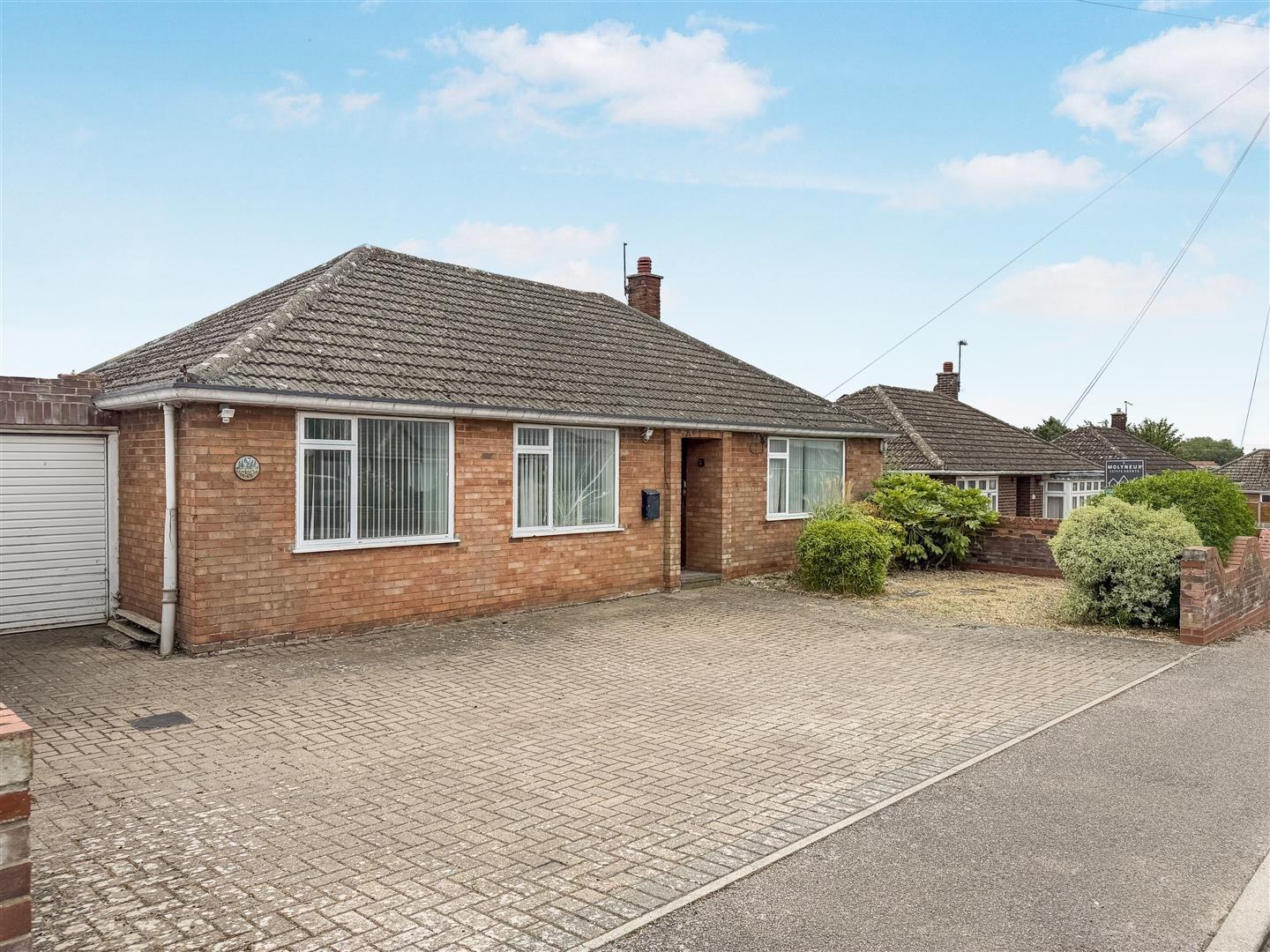 Warren Close