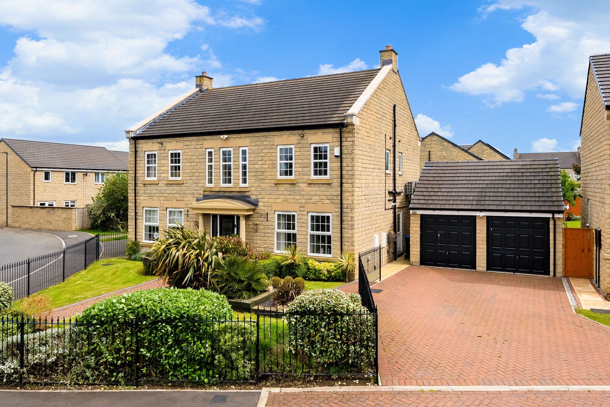 5 bed home for sale in Spruisty Green, Killinghall