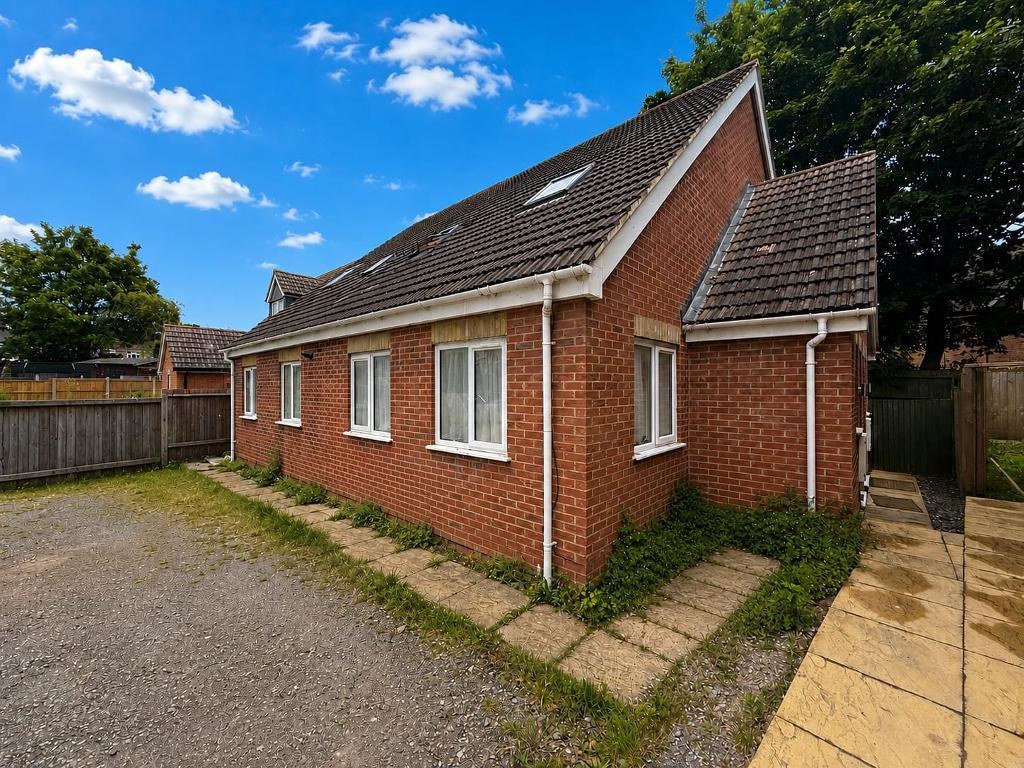 Chester Mews, Luton, LU4, photo 2