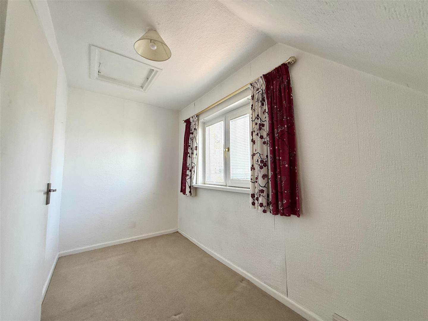 Venables Close, Fforestfach, Swansea, photo 12