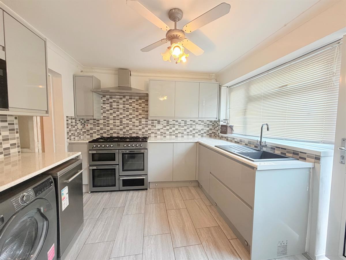 Park Road, Aberkenfig, Bridgend, photo 9