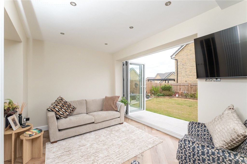 Churchyard Drive, East Ardsley, Wakefield, West Yorkshire, WF3, photo 9