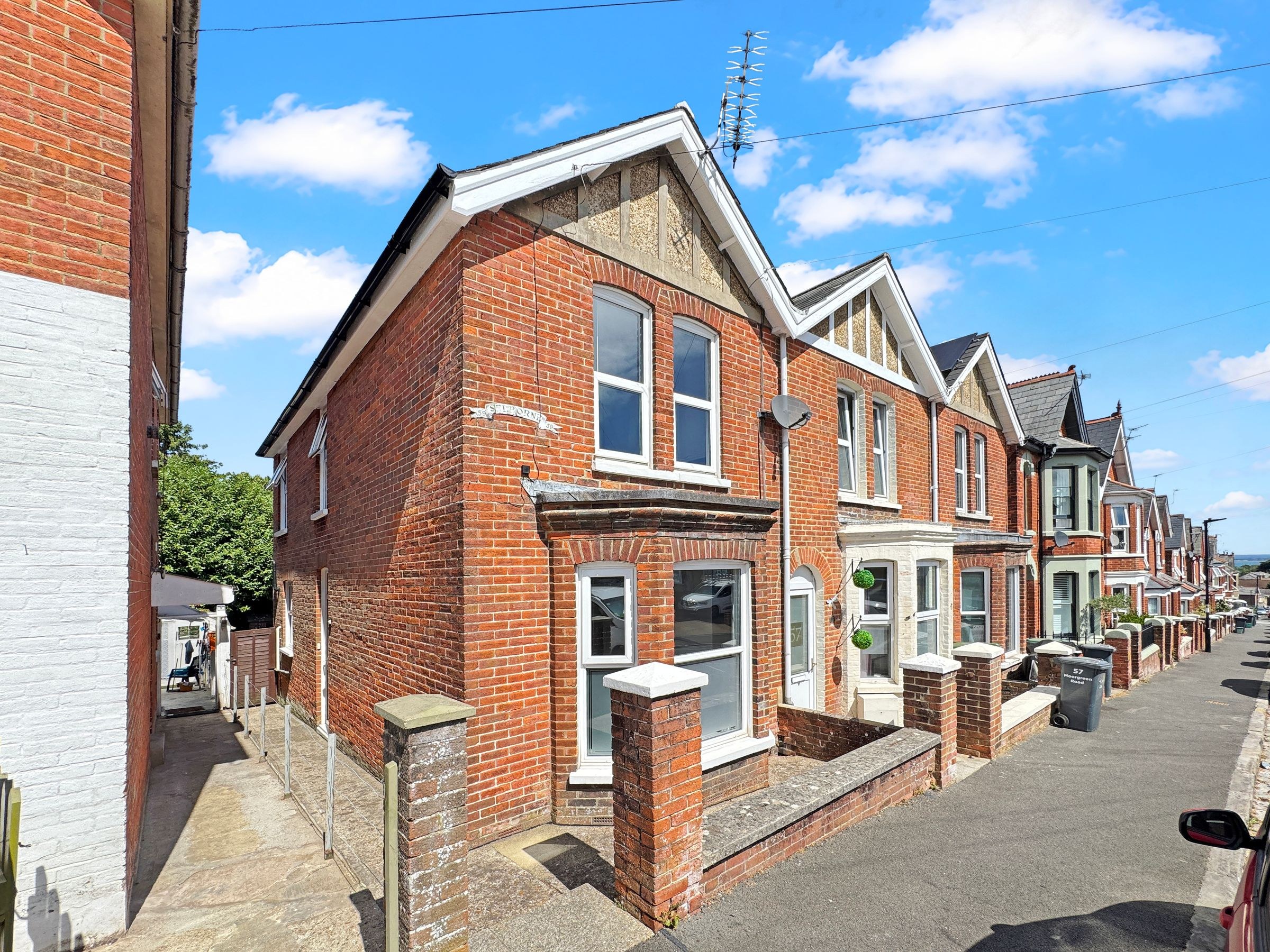 Moorgreen Road