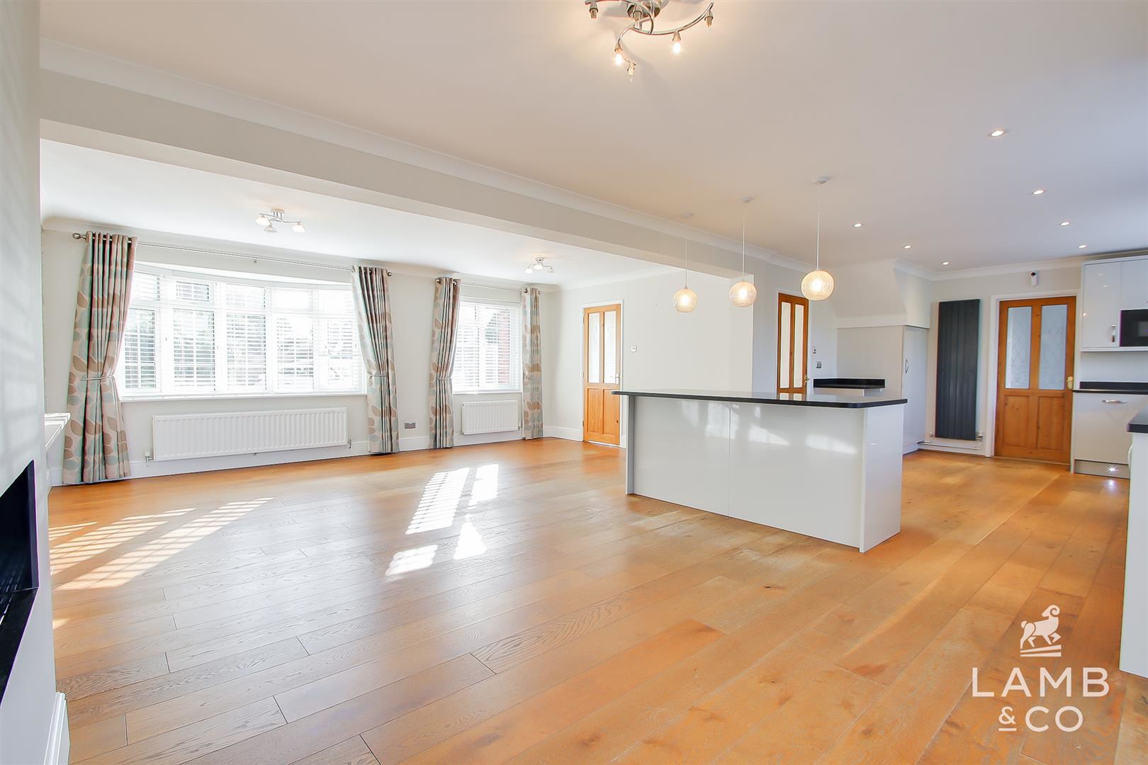 New Thorpe Avenue, Thorpe-Le-Soken, photo 6