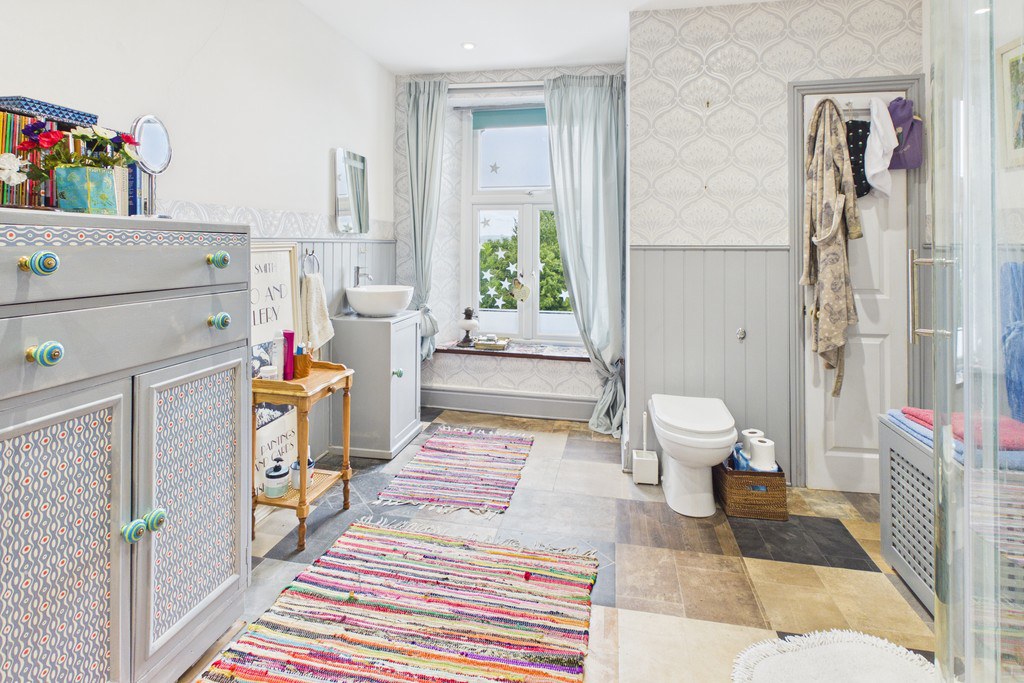 Flat 2, Devonshire Place, Kents Bank Road, Grange-over-Sands, Cumbria, LA11 7HF., photo 8
