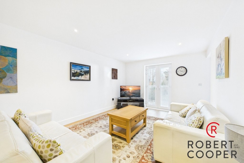 Field End Road, Eastcote, HA5, photo 4