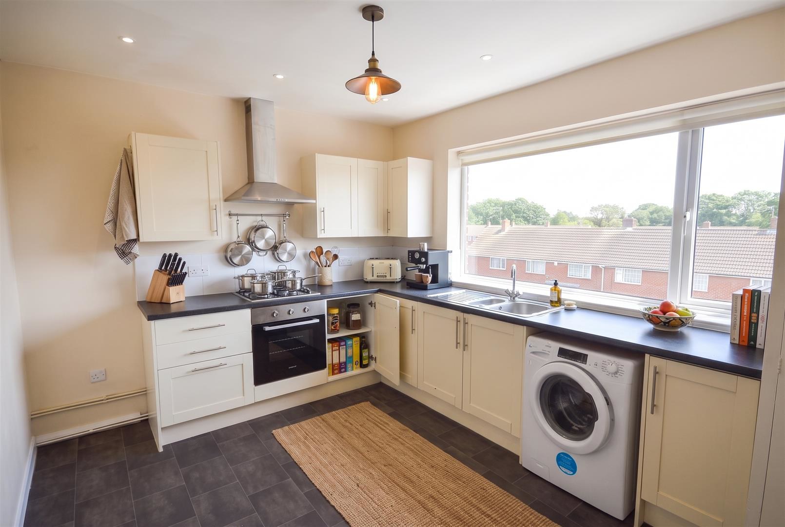 Larchwood Crescent, Lincoln, photo 3