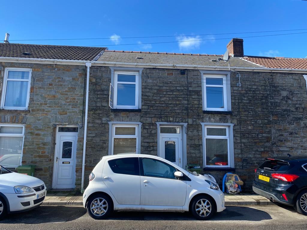 House - Terraced For Rent High Street