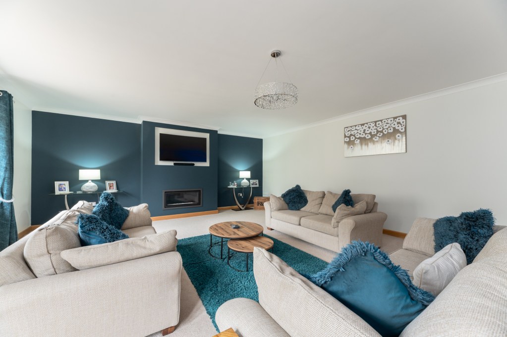 College Gardens, Bingley, West Yorkshire, BD16, photo 21