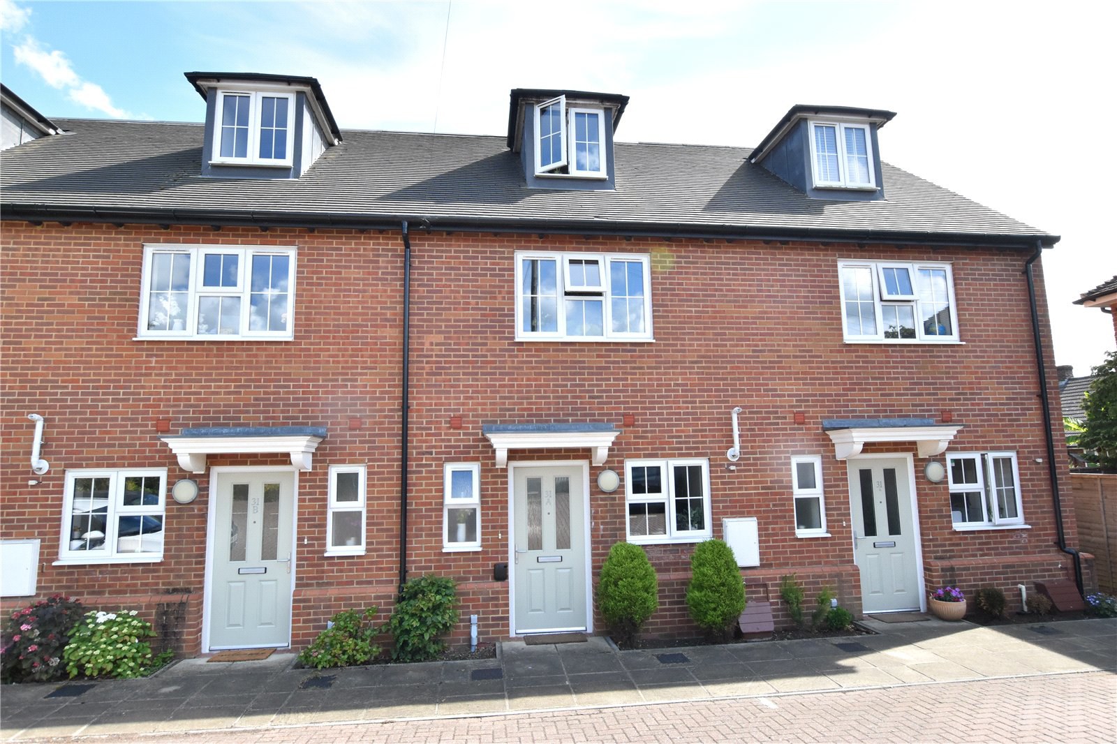 Reading Road, Farnborough, Hampshire, GU14