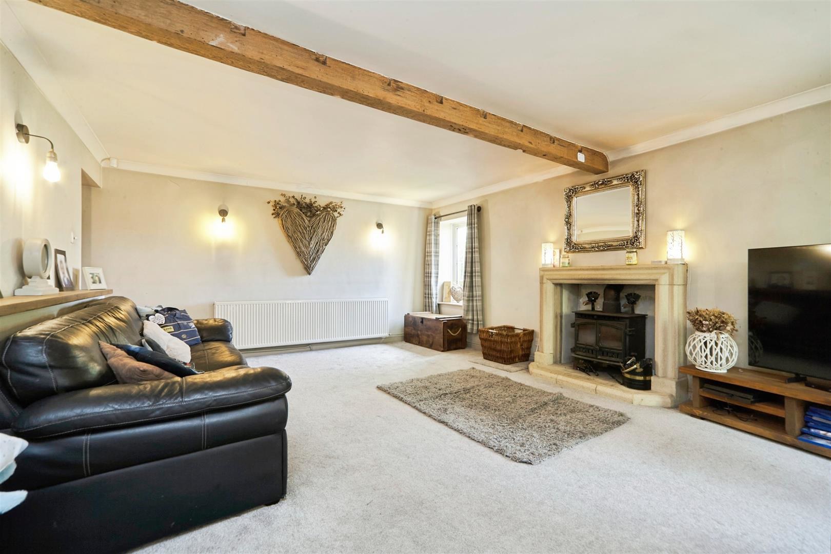 Low Fold, Long Lee Lane, Keighley, BD21 4RS, photo 3