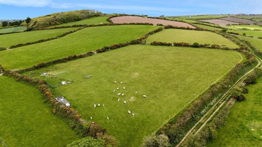 Farmhouse with Land, Sithney, Helston, photo 7