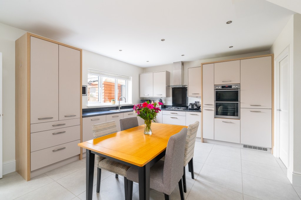 Hawthorne Road, Steeton, West Yorkshire, BD20, photo 3