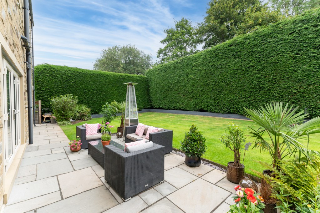 College Gardens, Bingley, West Yorkshire, BD16, photo 4