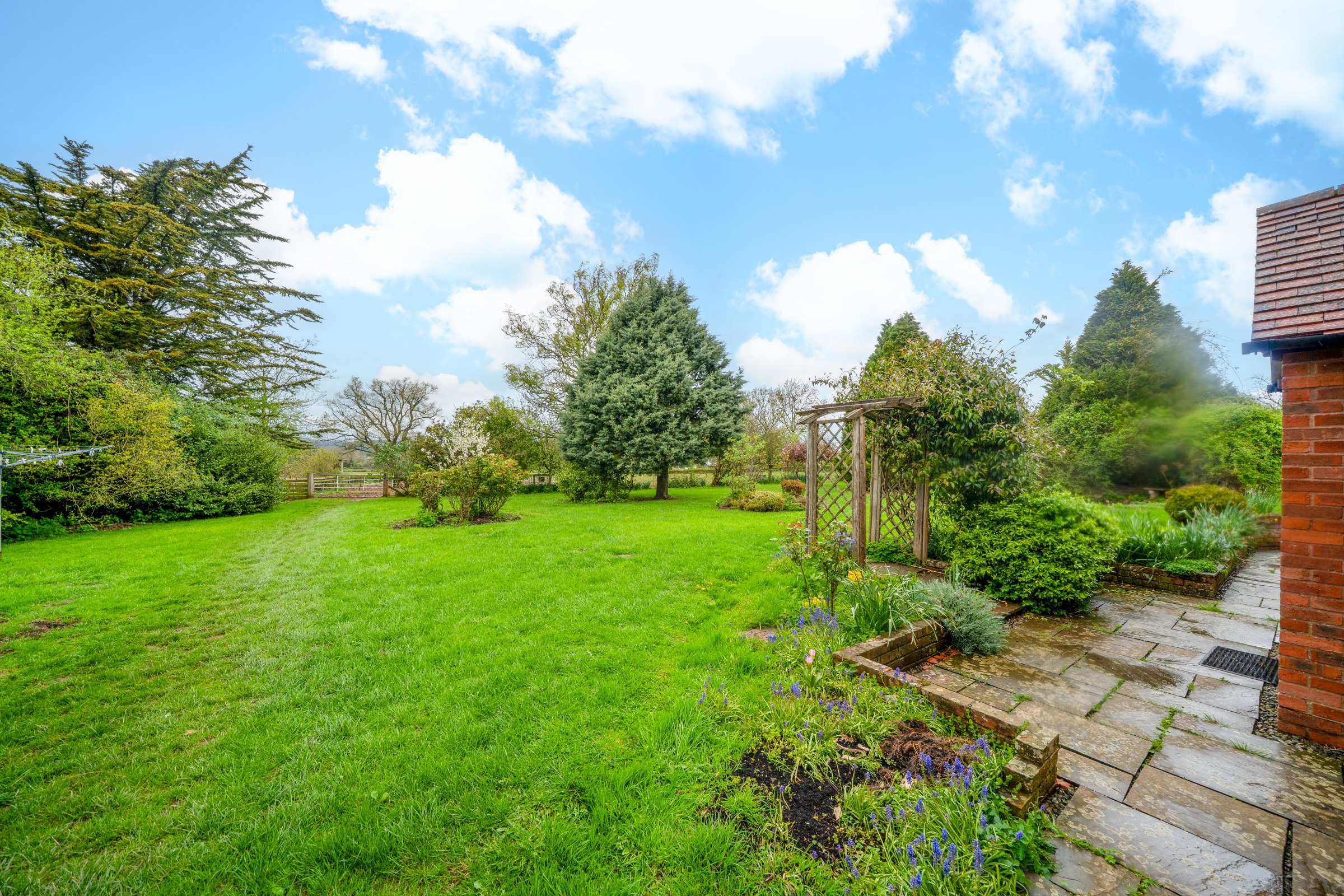 School Lane, Brimfield, SY8, photo 4