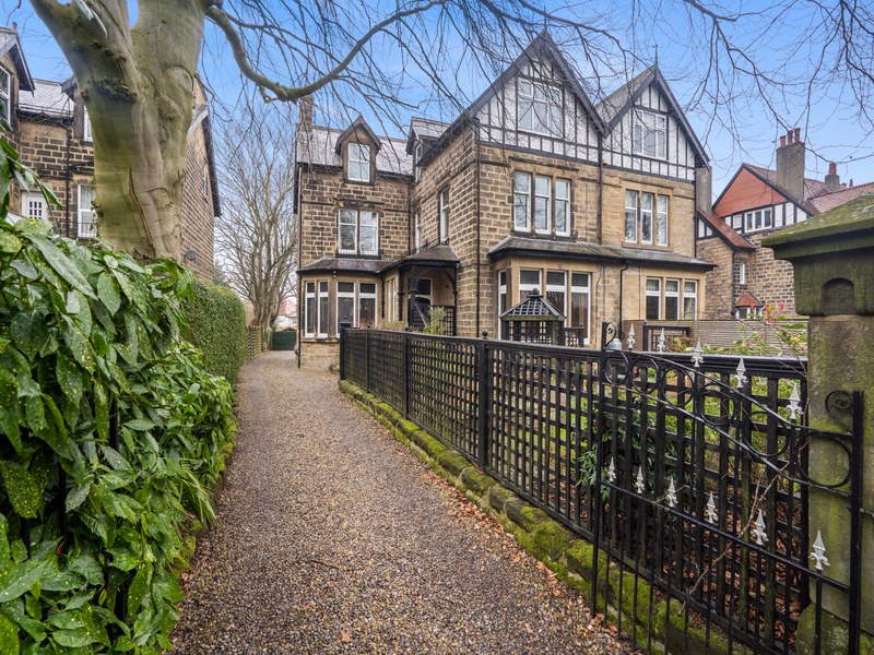 Langcliffe Avenue