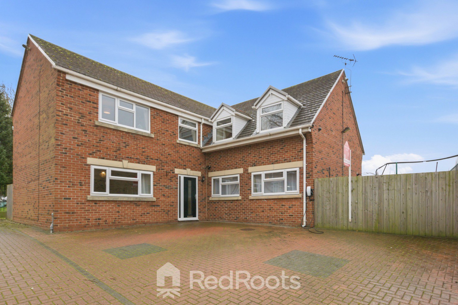Peters Close, Upton, Pontefract, West Yorkshire, WF9, photo 37