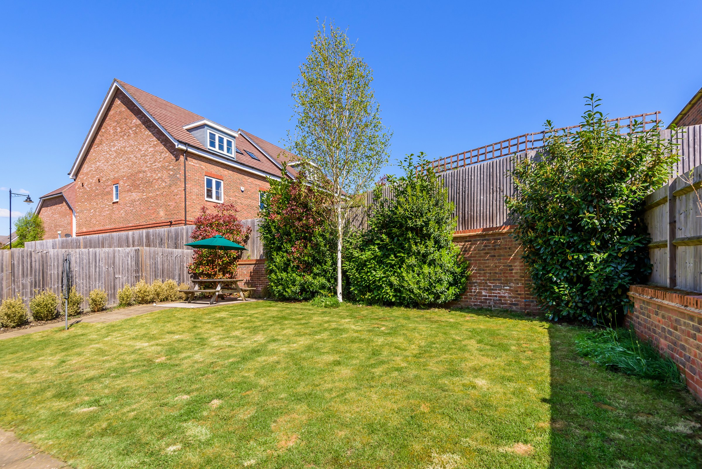 Aberdeen Way, Knaphill, Woking, Surrey, GU21, photo 10