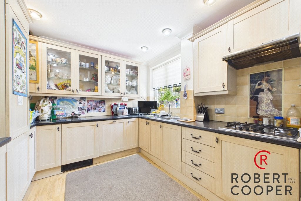 Sylvia Avenue, Hatch End, HA5, photo 3