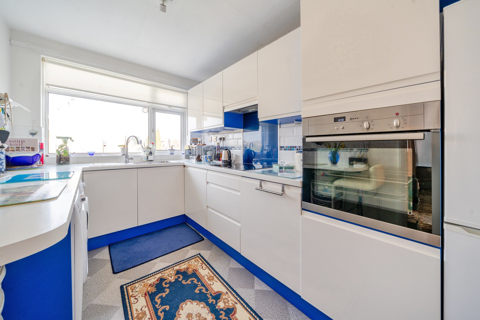 Bronsdon Way, Denham, Buckinghamshire, UB9, photo 3