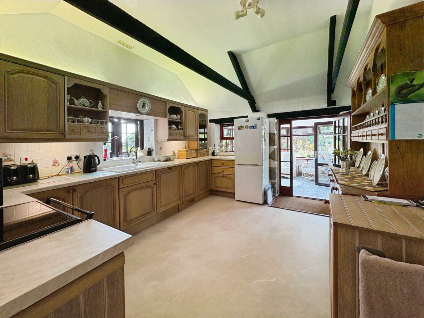 Near Goldsithney, Barn conversion in rural setting, photo 7