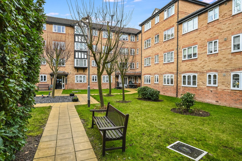Gibson Court, Regarth Avenue, Romford, photo 17